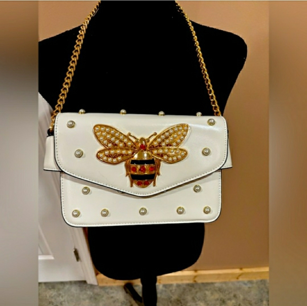 Golden Bee Rhinestone & Faux Pearl White Shoulder/Crossbody Bag w/ Gold Chain - Picture 3 of 11